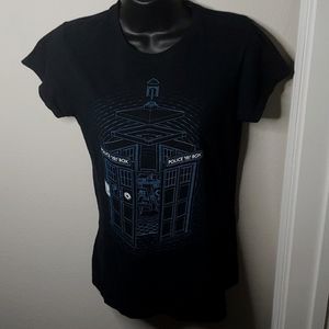 Doctor Who TARDIS Shirt 💚